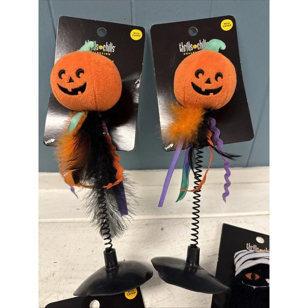 Bundle Lot Of 4 Chills Thrills CAT TOYS Halloween Plush Catnip Bells Feathers‎